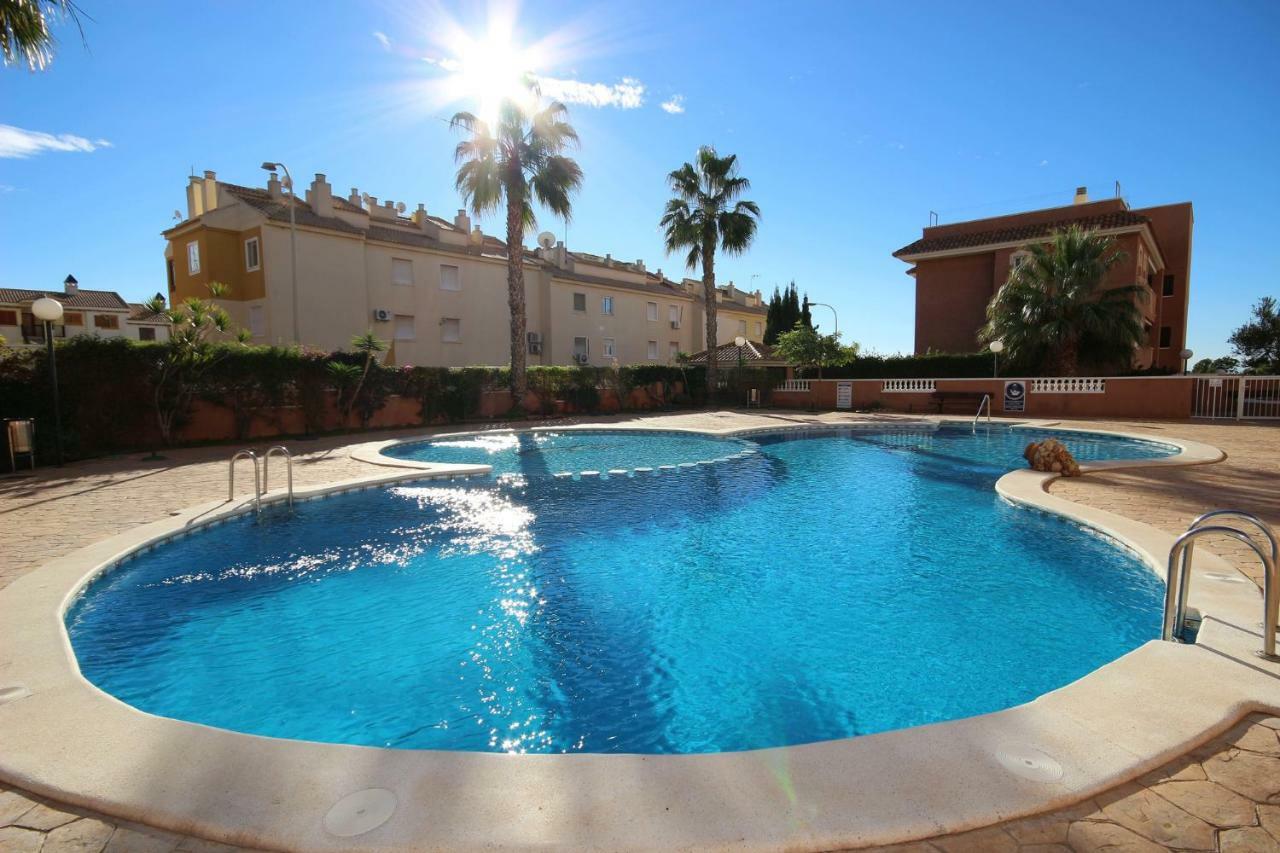 Apartment In La Mata Eneas 6 Торевьиа Экстерьер фото